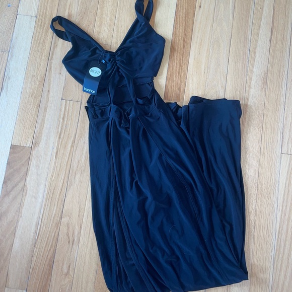 BOOHOO Black Long Dress with cut outs, shorts underneath. Size 4 with tags! - Picture 4 of 5
